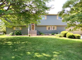 1118 Garloch Dr, Erie, PA 16505