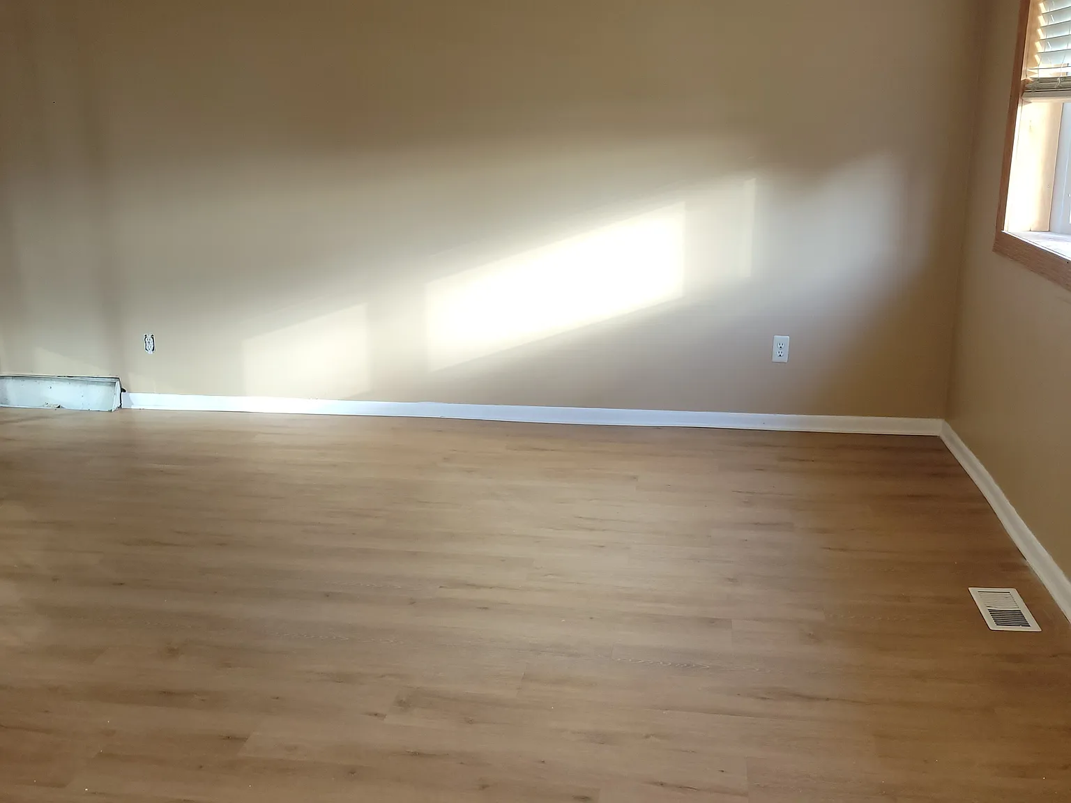 2 bed, 850 sqft, $1,500 — Photo 3