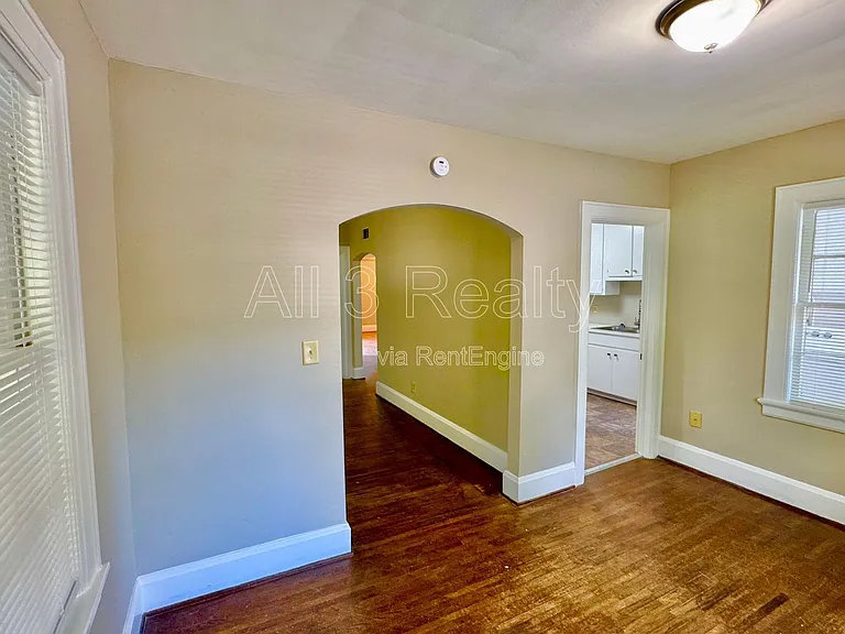440 E Fairview Ave — Photo 13