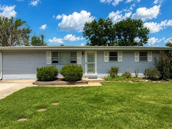 246 Oakborough Dr, Lake Saint Louis, MO 63367