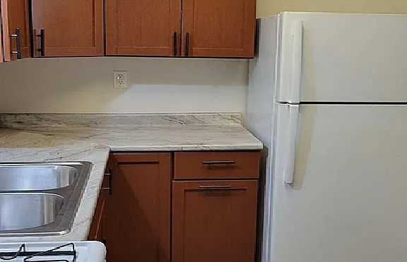 2nd image of 2325 Lewis Ave APT 2