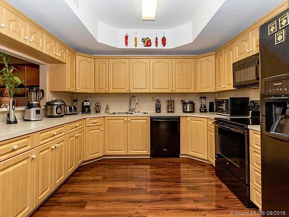 5th image of 17415 NW 75th Pl APT 203
