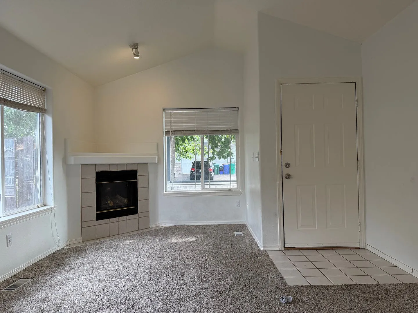Wonderful Newer Construction Home With Great Views! — Photo 3