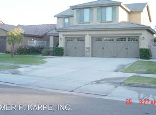 244 Woodbourne Dr, Bakersfield, CA 93312