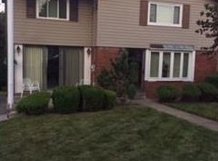 318 Delaney Dr, Pittsburgh, PA 15235