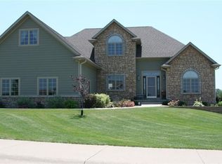 1101 Fox Run Dr, Oskaloosa, IA 52577