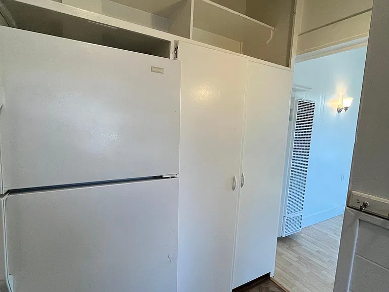 510 E Victoria St #A — Photo 8