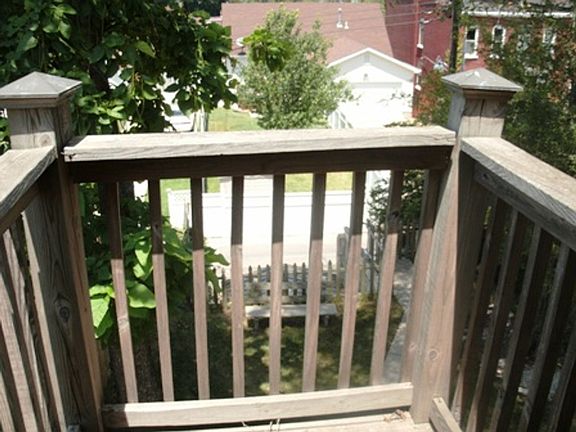 3rd image of 2821 Caroline St
