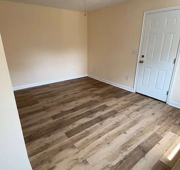 403 Vienna St — Photo 3