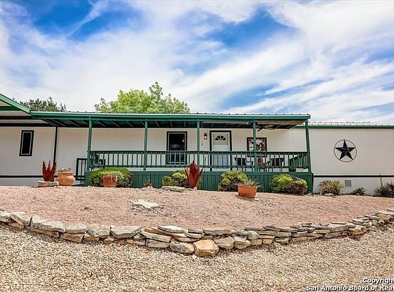 3rd image of 159 SLEEPY HOLLOW CIR