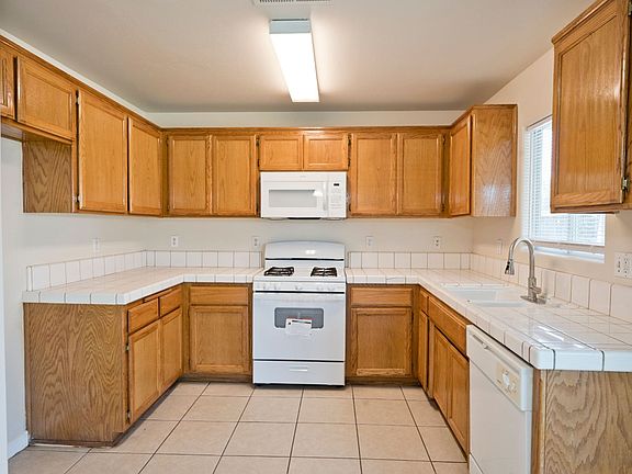 3rd image of 1300 Engelberg Dr