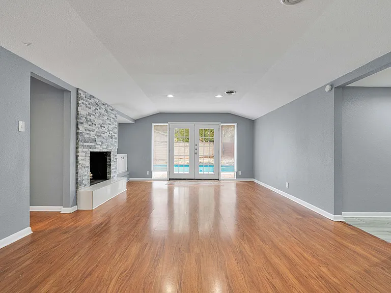 103 Shalimar Dr — Photo 11