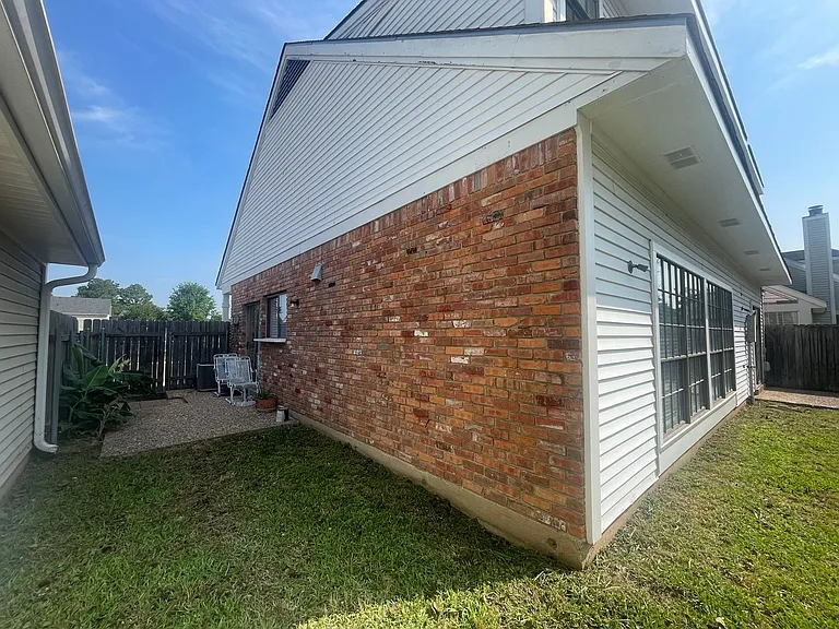409 Teak Dr — Photo 3