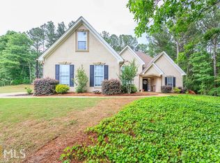 568 Line Creek Cir, Sharpsburg, GA 30277