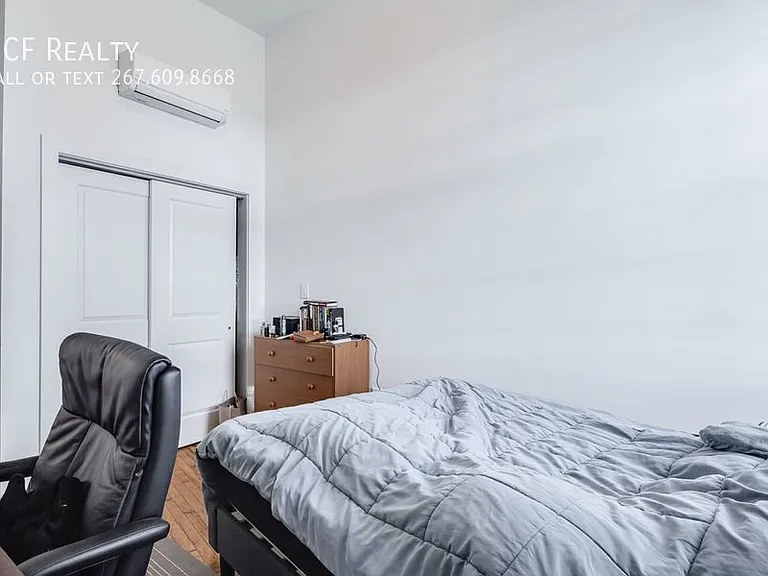 4 Leverington Ave #209 — Photo 6