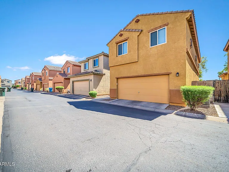 7770 W Alvarado Rd — Photo 30
