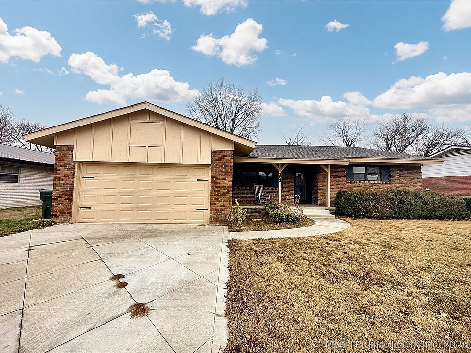 1st image of 302 N Wortman Pl