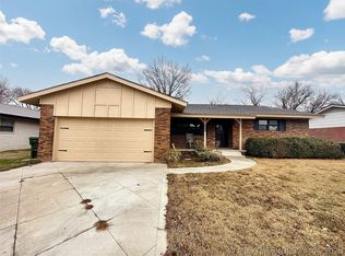 302 N Wortman Pl, Claremore, OK 74017