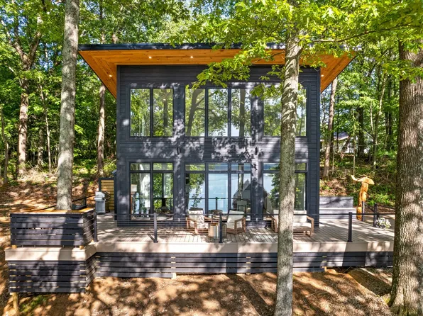 301 Apache Trl, Cadiz, KY 42211