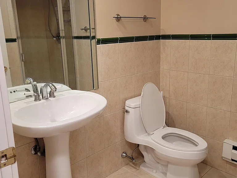 555 Heritage Hls — Photo 14