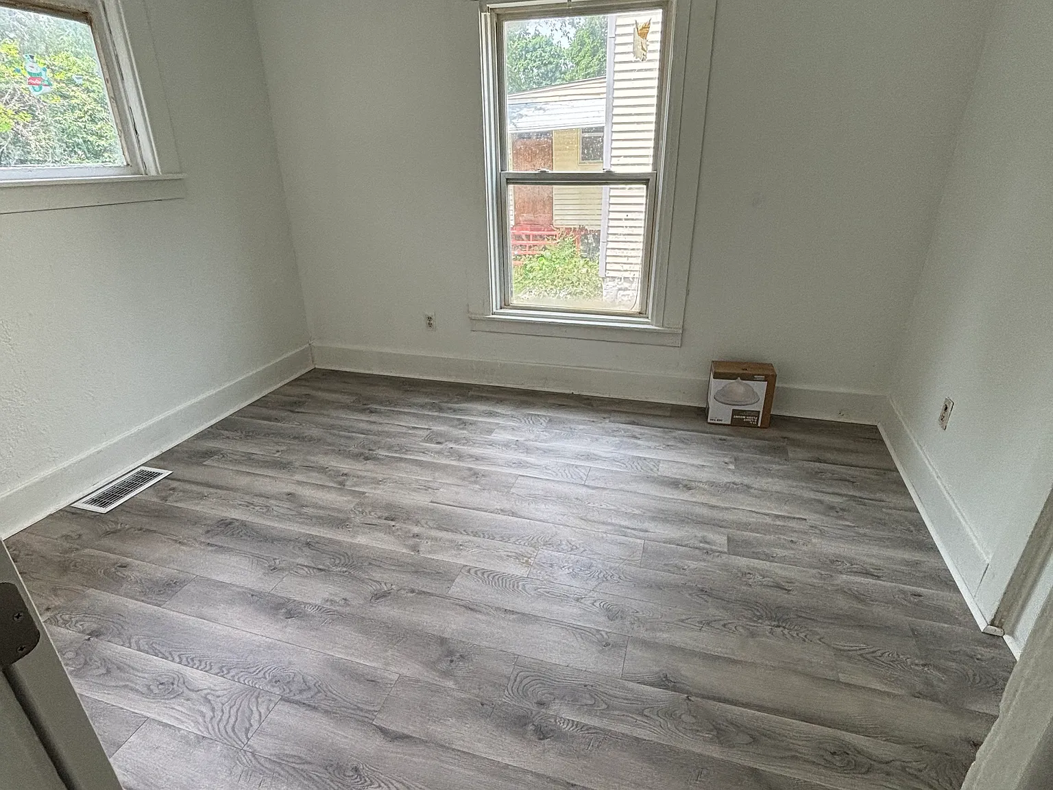 4 bed, 910 sqft, $1,498 — Photo 4