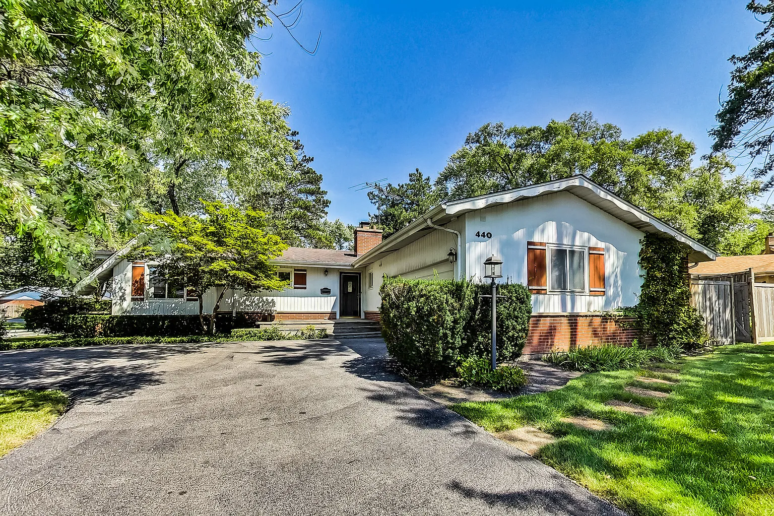 440 Elm St photo 1