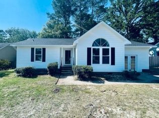 4517 Park Knoll Ln, Fayetteville, NC 28304