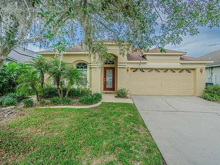 1550 Maximilian Dr — Photo 2