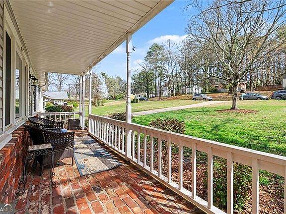 5th image of 1395 Alverado Way