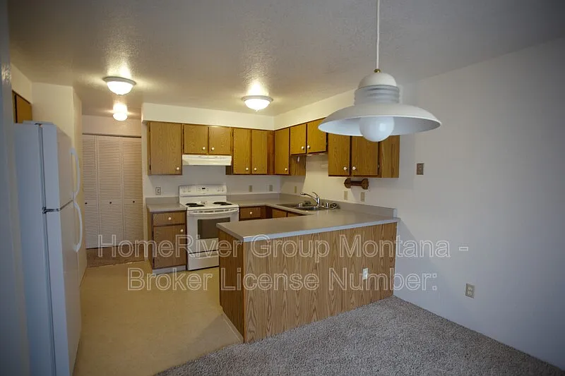 3 bed, 2.0 bath, 1205 sqft, $1,895 — Photo 2