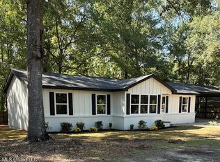 2405 Santa Cruz Dr, Gautier, MS 39553