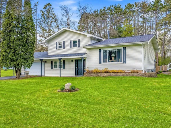 6422 Donny Brook Cir, North Branch, MN 55056