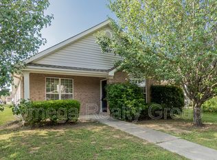 1065 Village Trl, Calera, AL 35040