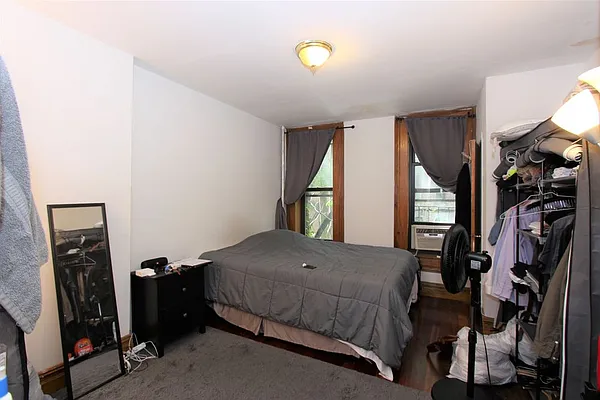 Rented by Dynamik Realty | media 25