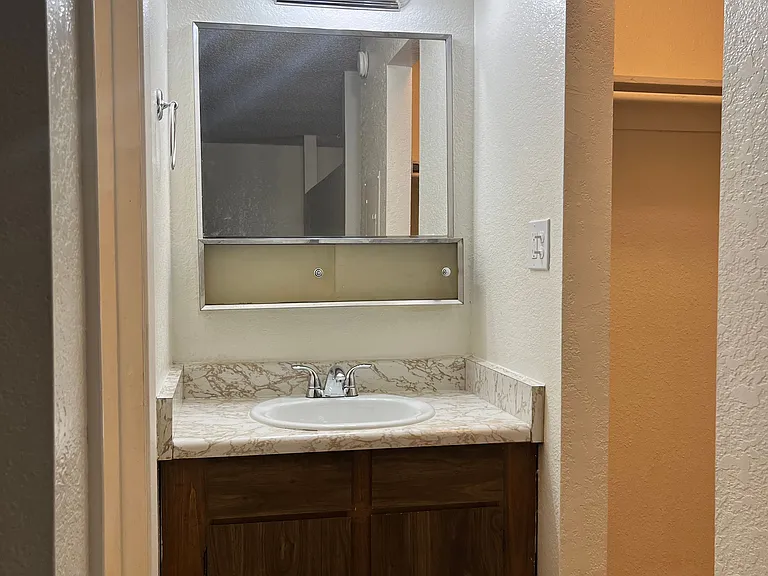 3052 N Alvernon Way #209 — Photo 4