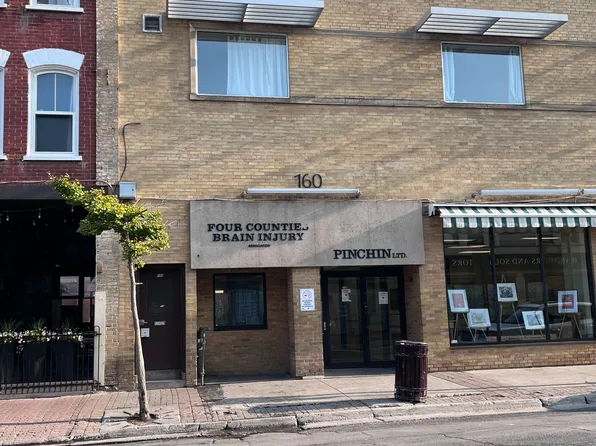 164 Charlotte St #6, Peterborough, ON K9J 2T8