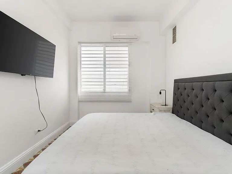 Cond EL Koury 656 Calle Figueroa — Photo 15