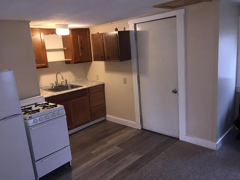 27 Central Park Ave #1 — Photo 5