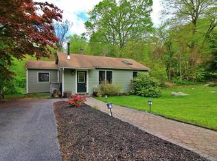 34 Brookside Ave, Putnam Valley, NY 10579