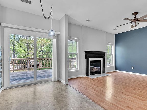 3rd image of 205 Moncton Pl