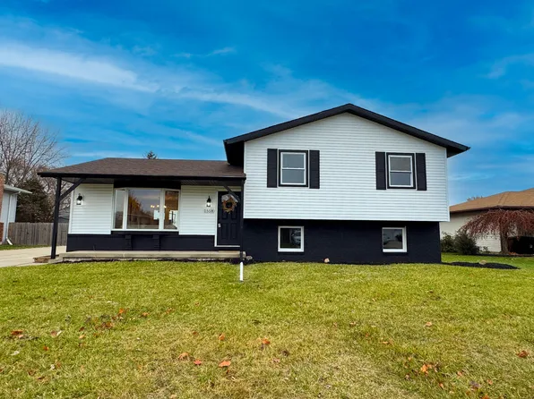 1558 W 99th Ave, Crown Point, IN 46307