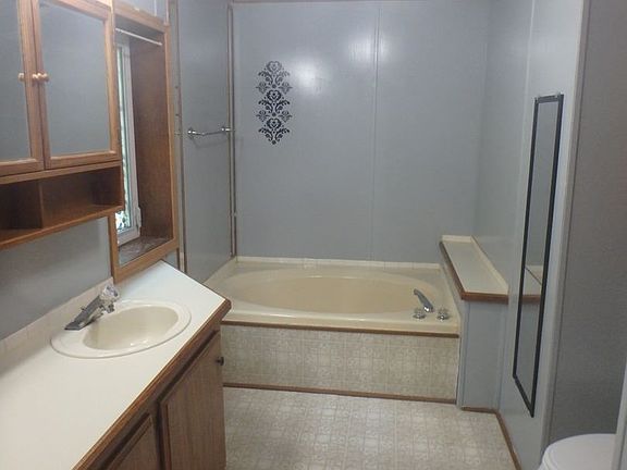 3rd image of 3919 Tilleson Way