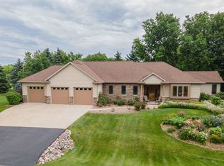 1500 Hidden Acres Ln, Neenah, WI 54956