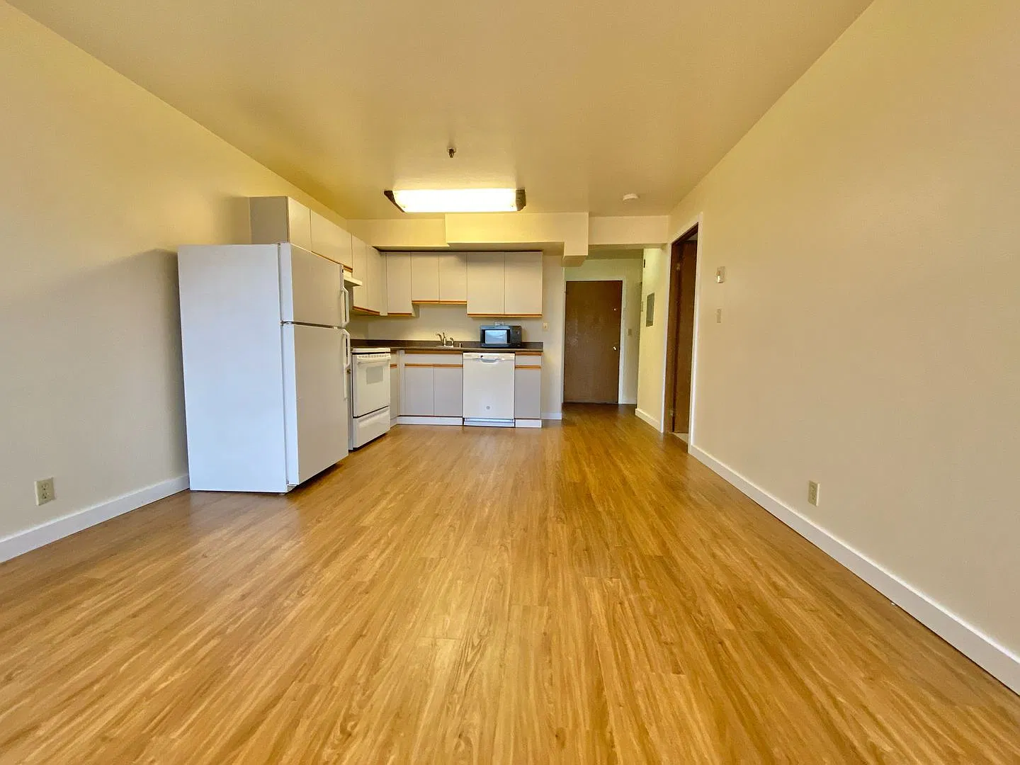 Tuscany Apartments — Photo 2