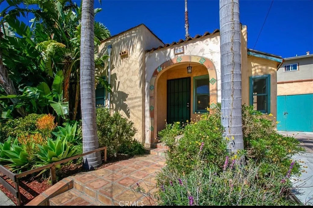 2 bed, 1080 sqft, $3,199 — Photo 3