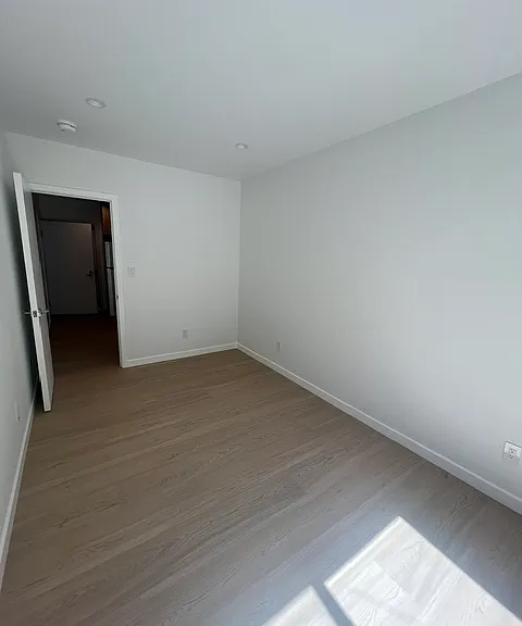 818 Brussels St #A — Photo 8