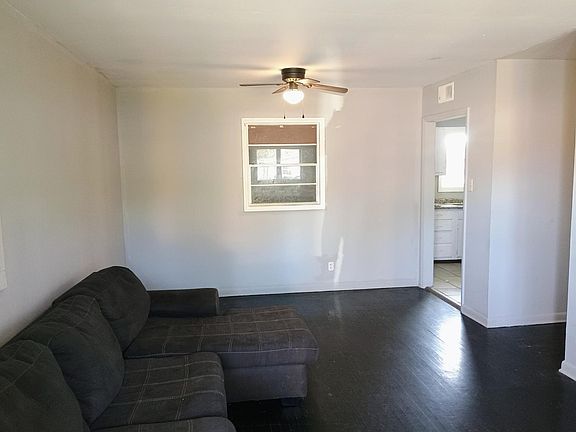 3rd image of 1219 E Cherry St