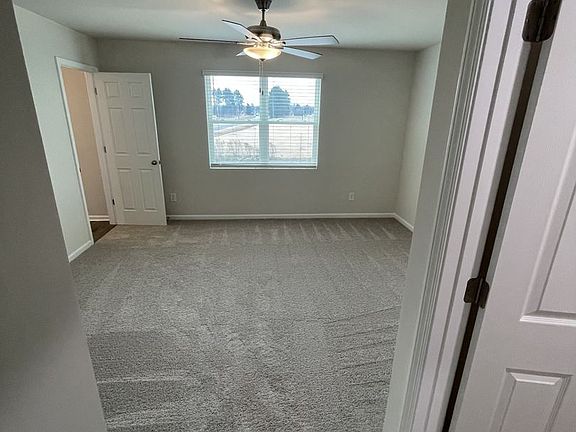 5th image of 1019 Peony Ln