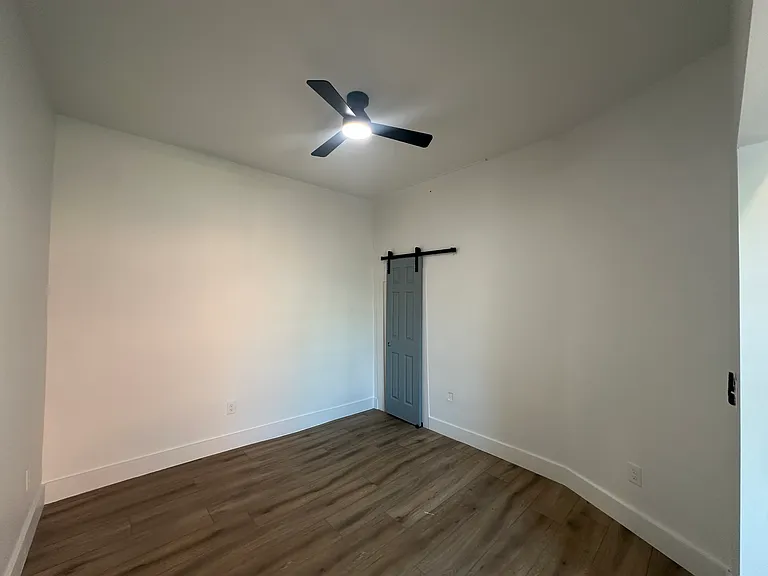 1144 Putnam St — Photo 9