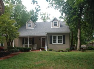 1201 Valley Dr, Audubon Park, KY 40213